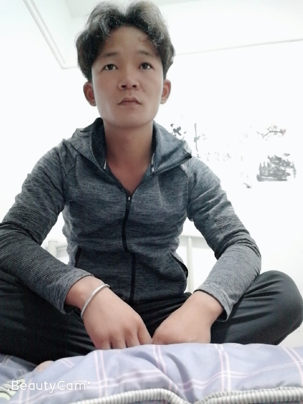 东浩学长的第一张照片--昆明认干亲服务网